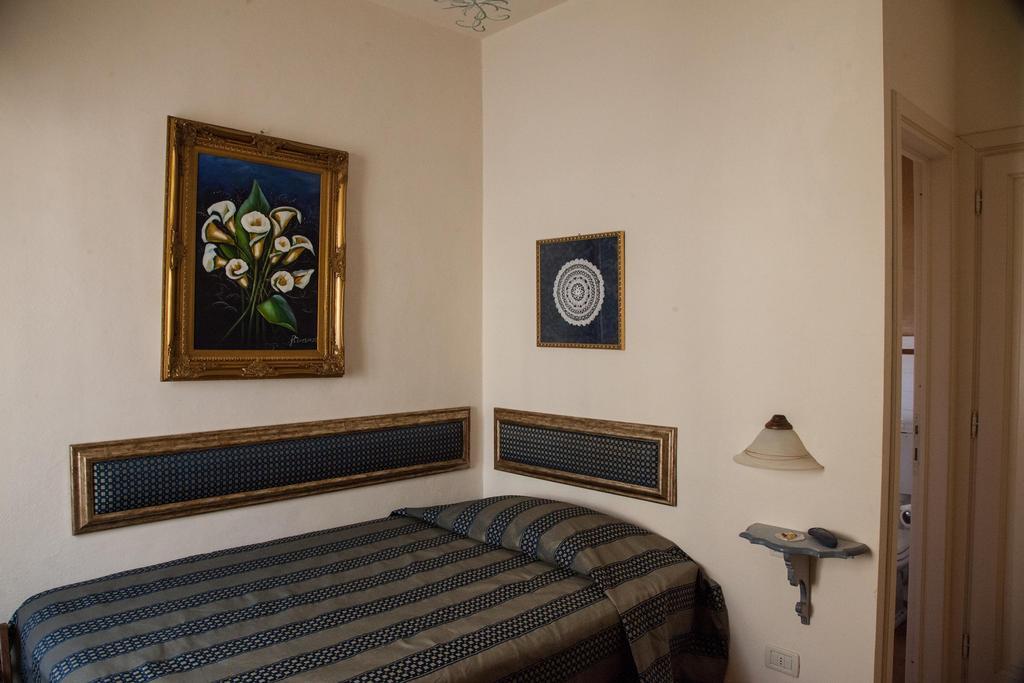 Hotel Locanda Degli Artisti Borgo San Lorenzo Værelse billede