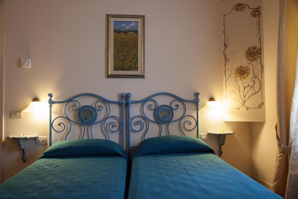 Hotel Locanda Degli Artisti Borgo San Lorenzo Værelse billede
