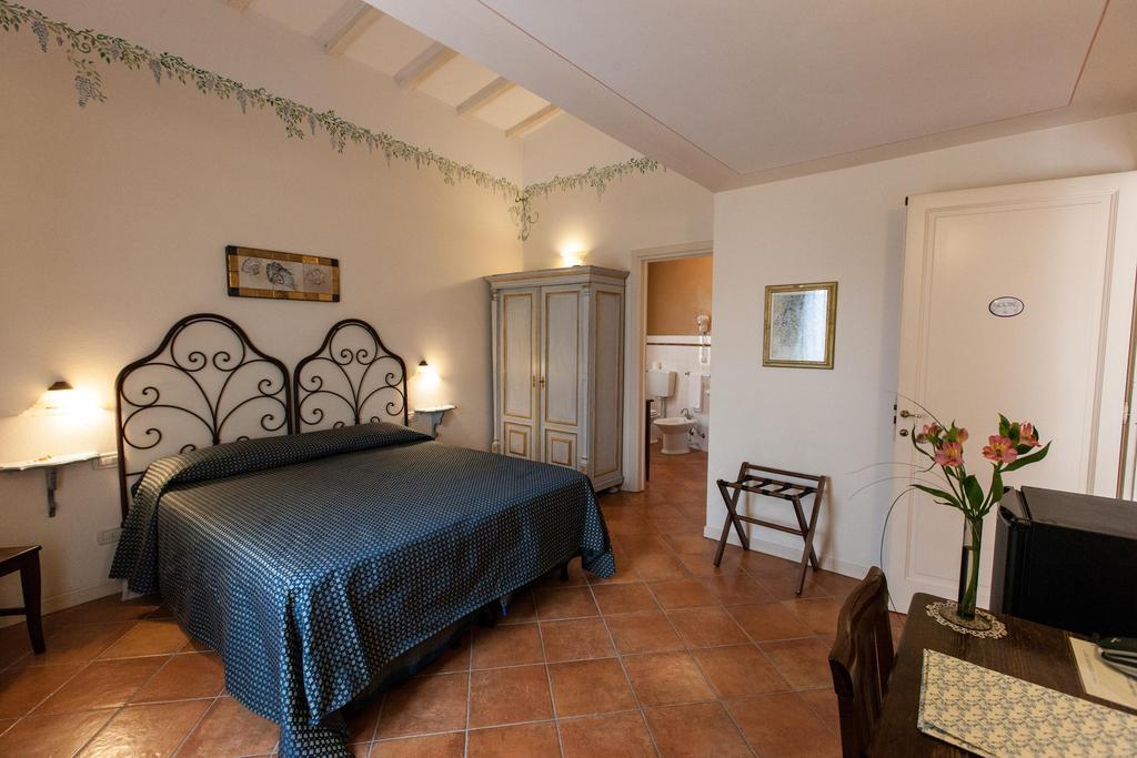 Hotel Locanda Degli Artisti Borgo San Lorenzo Værelse billede