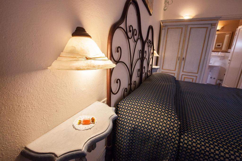 Hotel Locanda Degli Artisti Borgo San Lorenzo Værelse billede